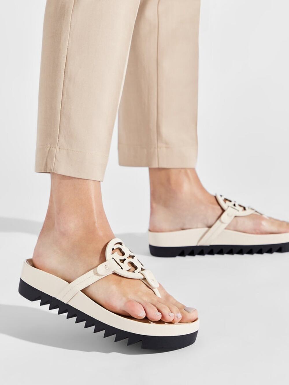 Tory Burch Miller Cloud Lug Sandal Patent Leather Cream Black Size 8 NIB